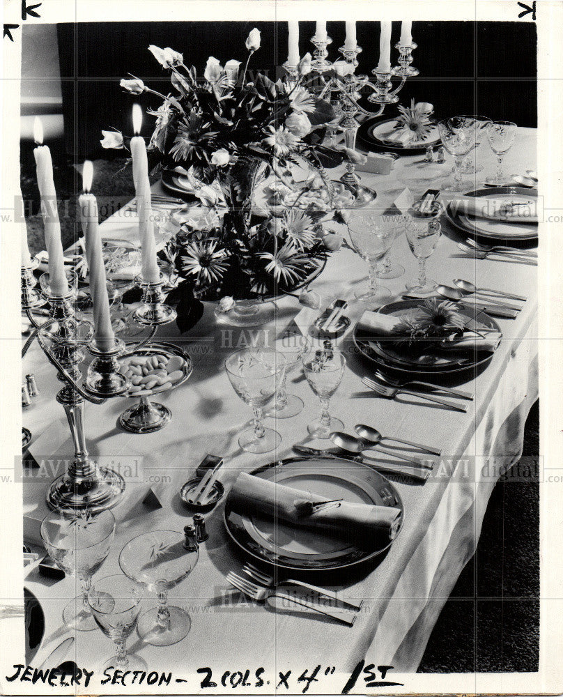 1954 Press Photo table setting formal dining tableware - Historic Images