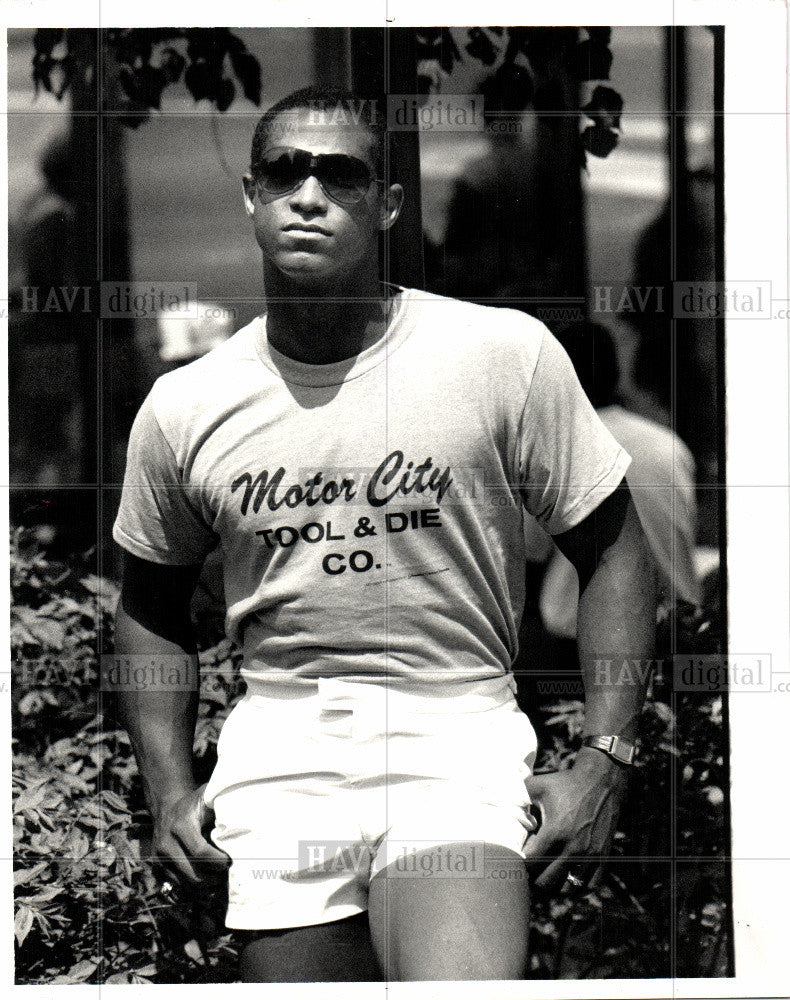 1982 Press Photo T-Shirt - &quot;Beverly Hills Cop III&quot; - Historic Images