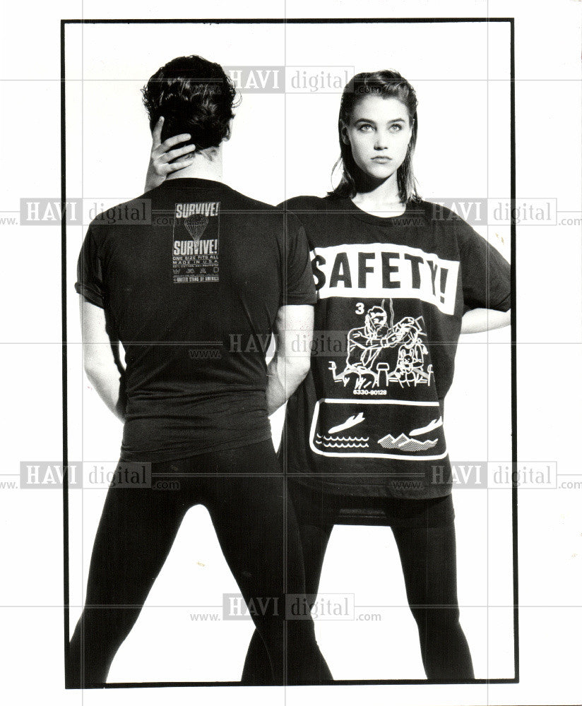 1988 Press Photo T-shirt - Historic Images