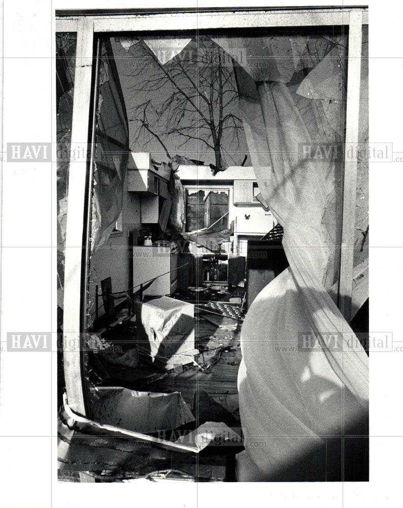 1983 Press Photo harsen island tornado windows roof - Historic Images