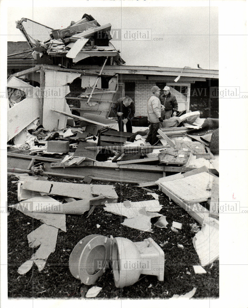 1976 Press Photo Tornado damage - Historic Images