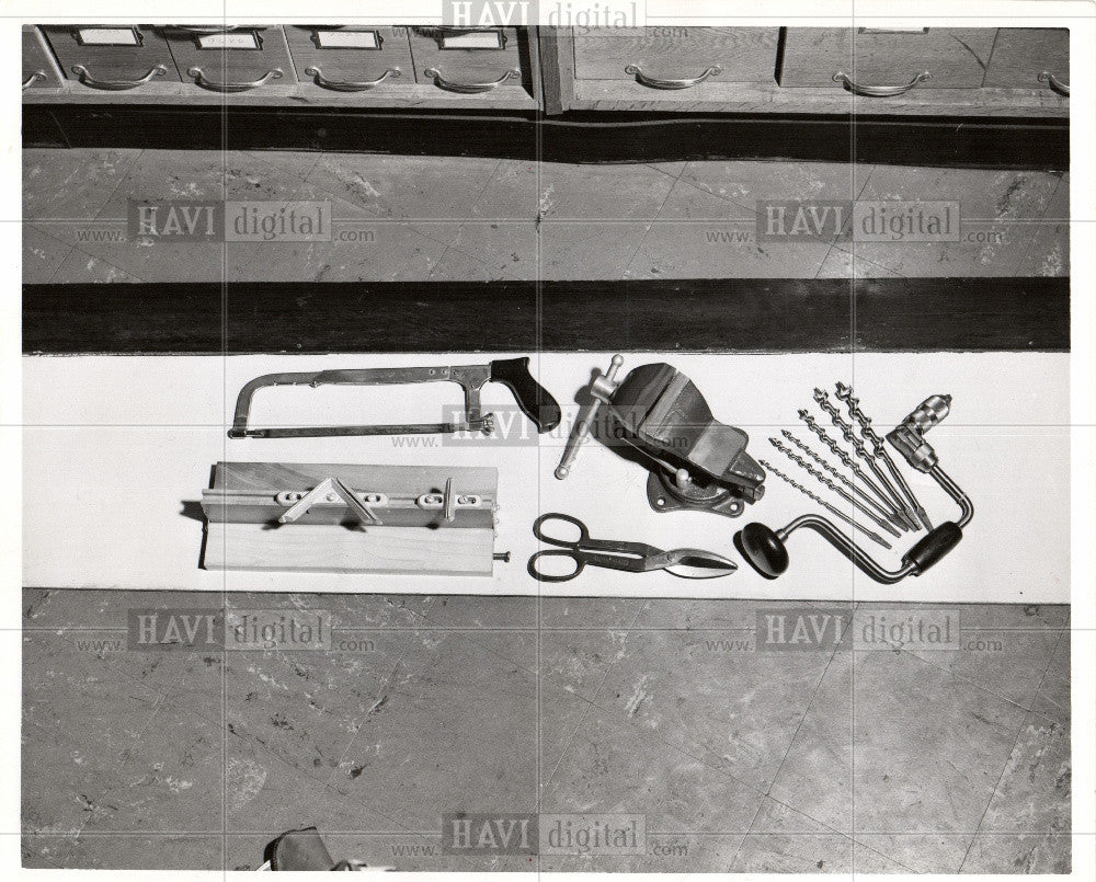 1950 Press Photo carpenter, tools - Historic Images