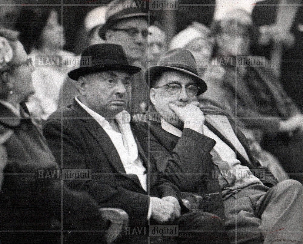 1964 Press Photo men, sitting, thinking - Historic Images