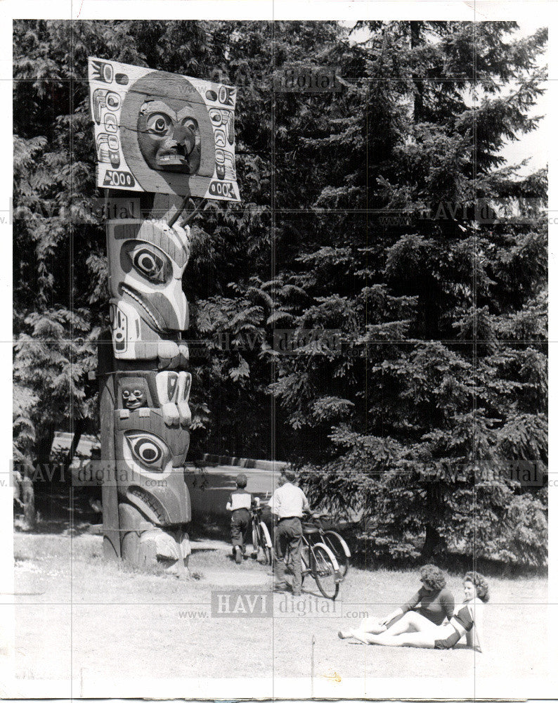 1957 Press Photo Totem Pole - Historic Images