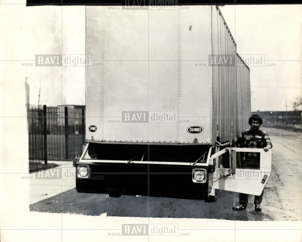 1978 Press Photo Trucks Transport Cargo Lorry - Historic Images