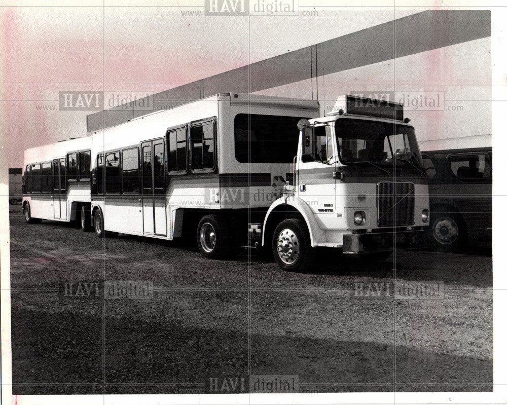 1986 Press Photo The Super bus - Historic Images