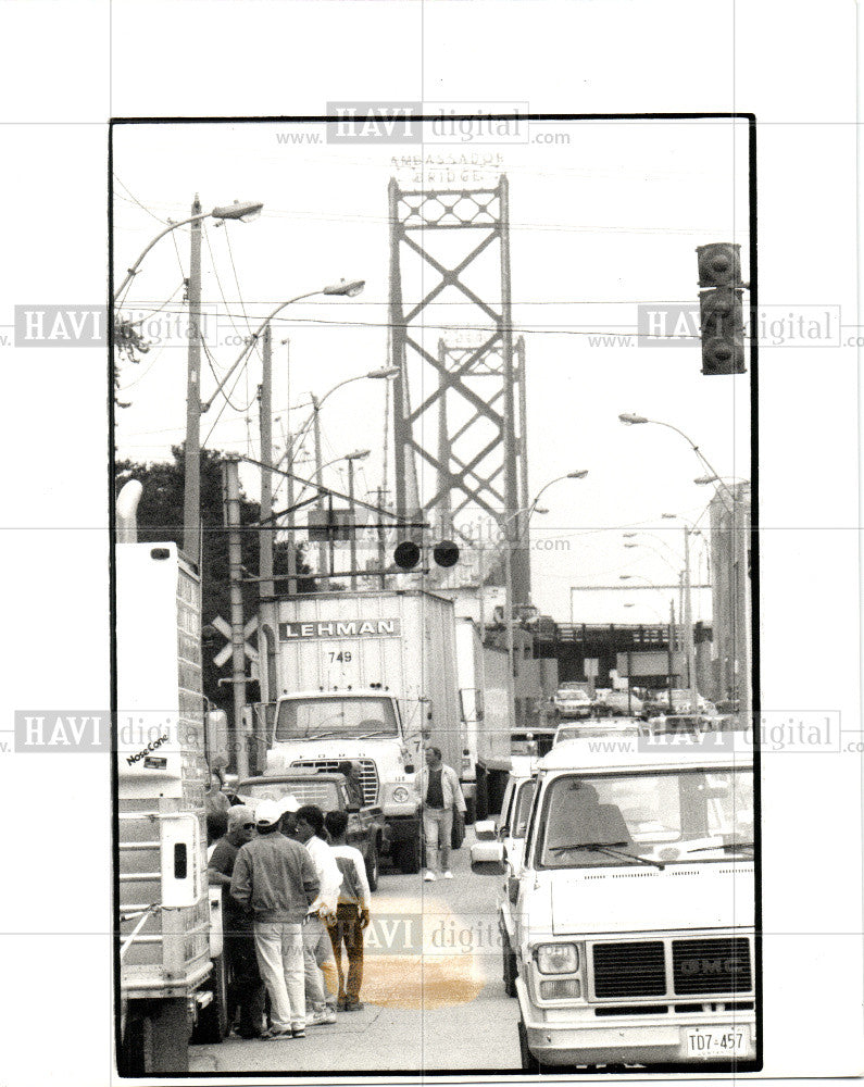 1990 Press Photo Trucker Blockade - Historic Images