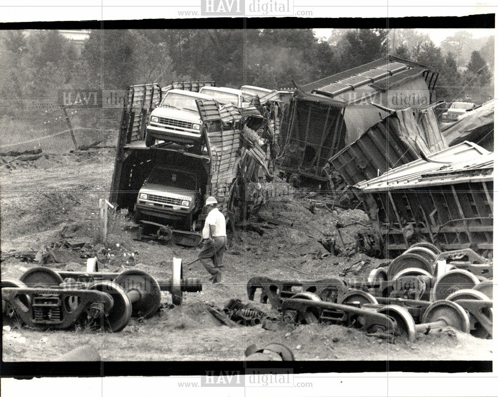 1987 Press Photo CSX Corp Train derailment Grand Rapids - Historic Images