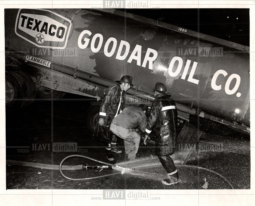 Press Photo texacim oil truck, fire men - Historic Images