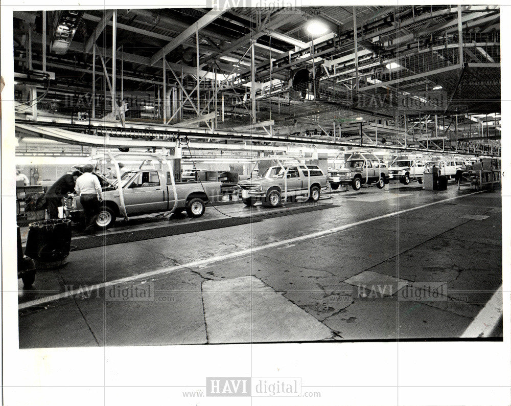 1984 Press Photo light trucks utility vehicles shipping - Historic Images