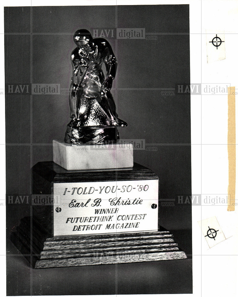 1981 Press Photo Trophy Earl B Christie Detroit - Historic Images