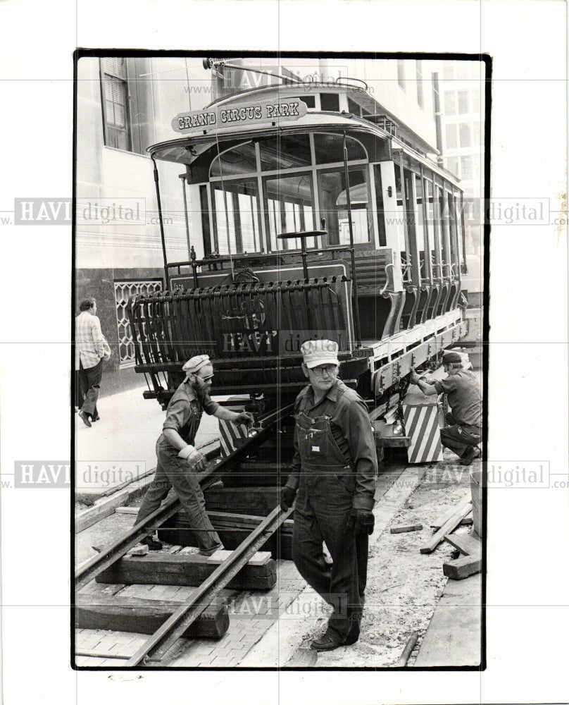 1976 Press Photo detriot trolley car construction - Historic Images