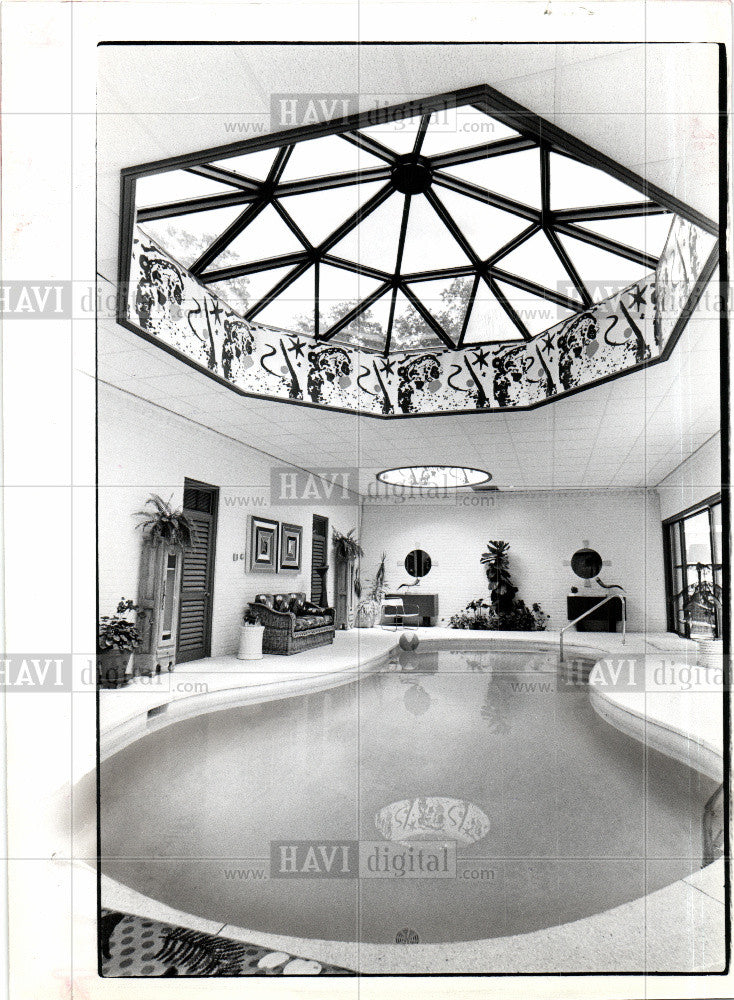 1979 Press Photo Indoor swimming pool, skylight - Historic Images