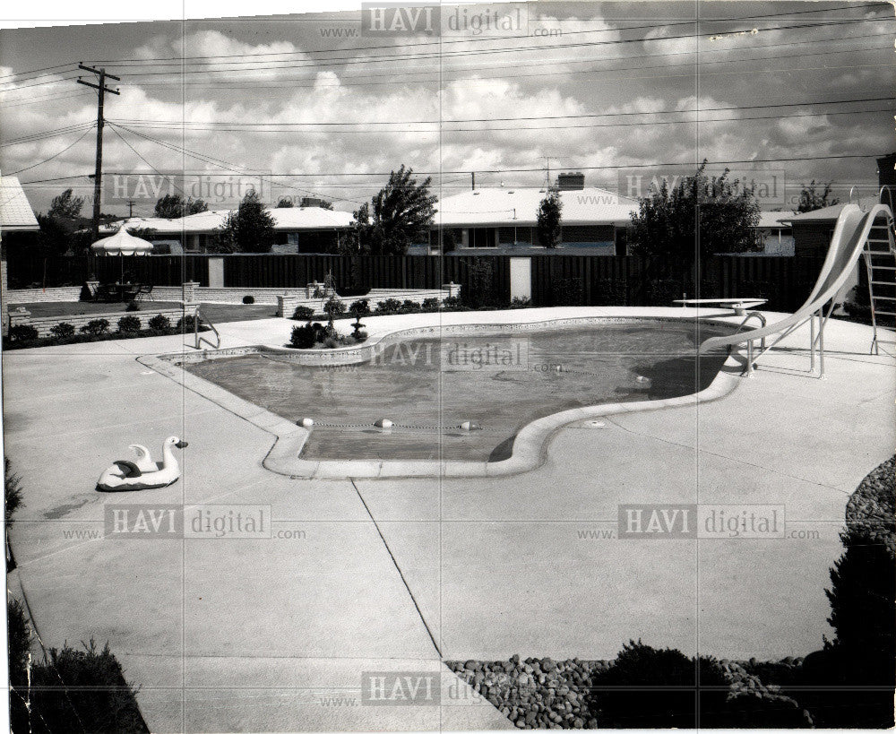 1969 Press Photo Swimming Pool - Historic Images