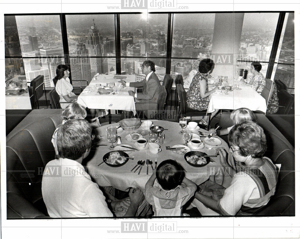 1977 Press Photo Summit highrise San Francisco - Historic Images