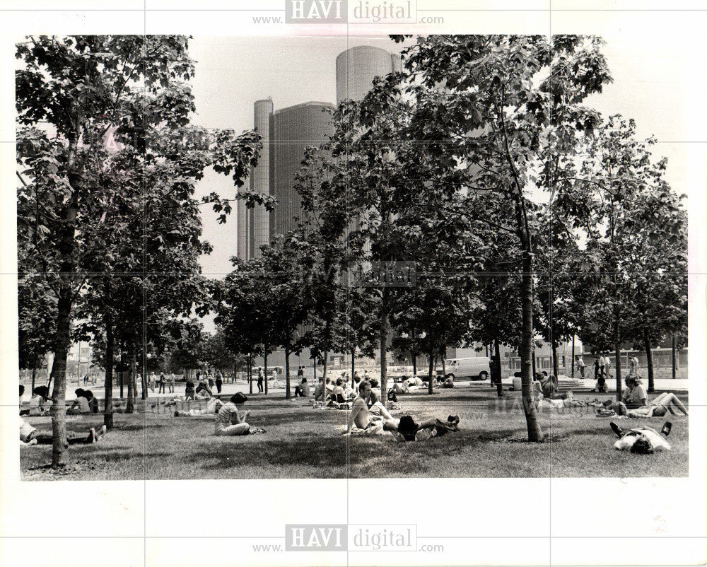 1977 Press Photo Summer scene - Historic Images