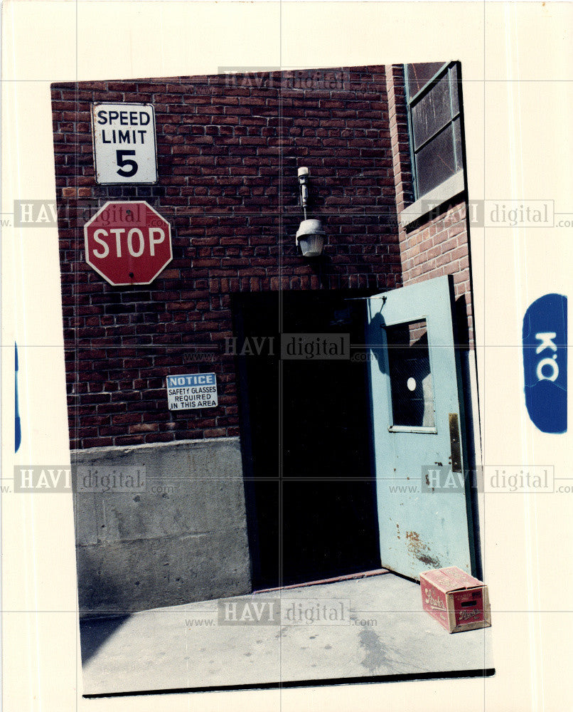 1988 Press Photo Stroh Brewery - Historic Images