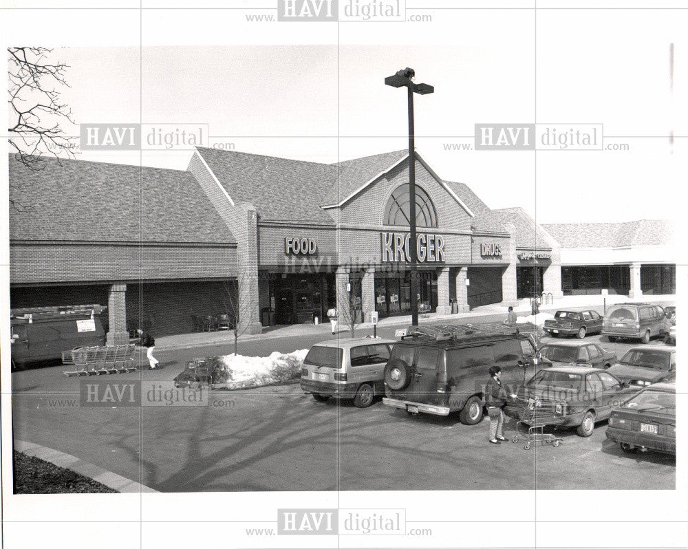 1992 Press Photo Strip Mall Closed Grocery Store - Historic Images