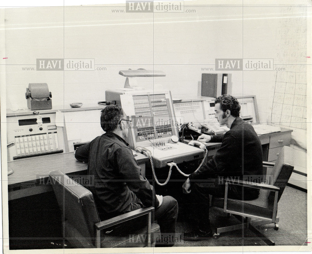 Press Photo television leo sowders jerry martina - Historic Images