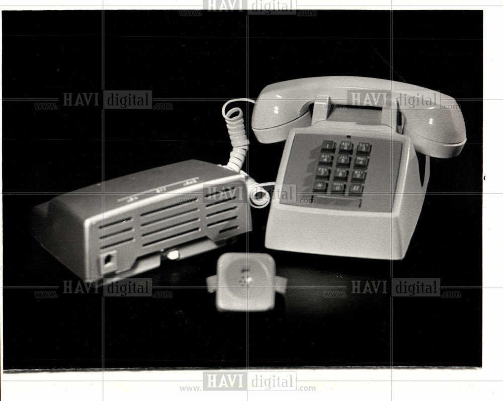 1983 Press Photo Telephone Communication Human Voice - Historic Images