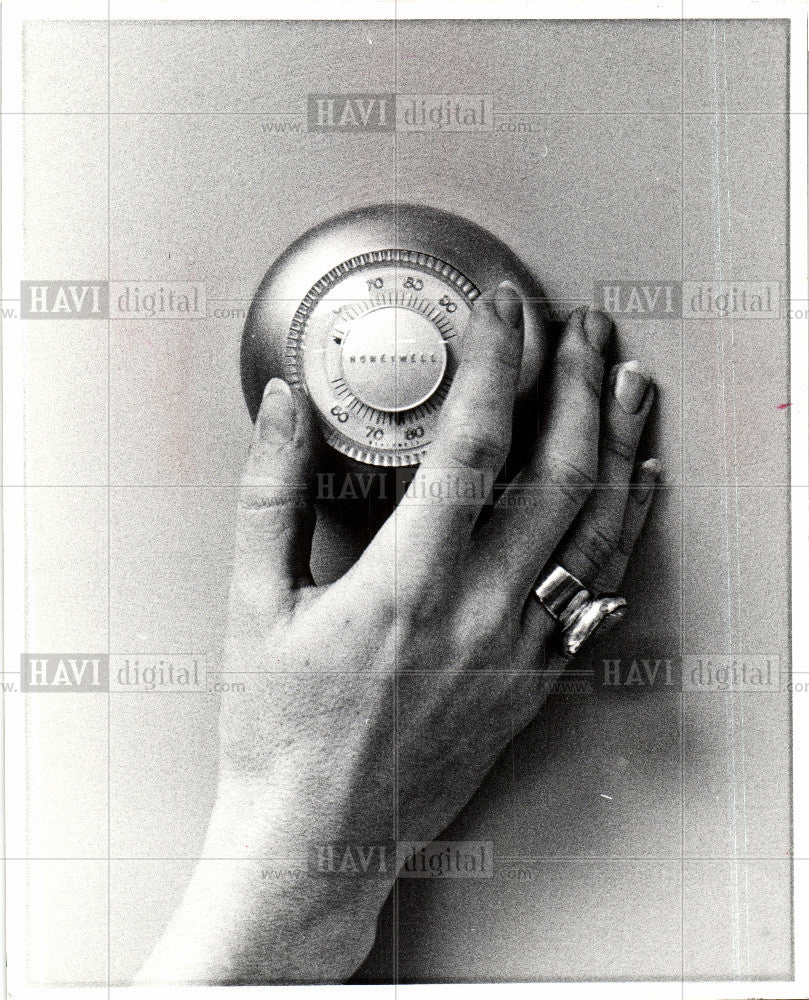 1983 Press Photo Thermostat - Historic Images