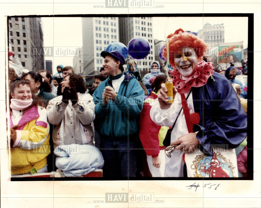 1991 Press Photo Detroit Edison entertains spectators. - Historic Images