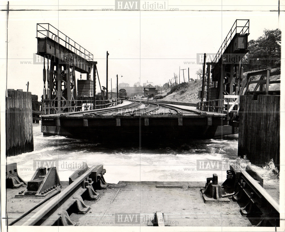 1945 Press Photo Canadian Rail Yards - Historic Images