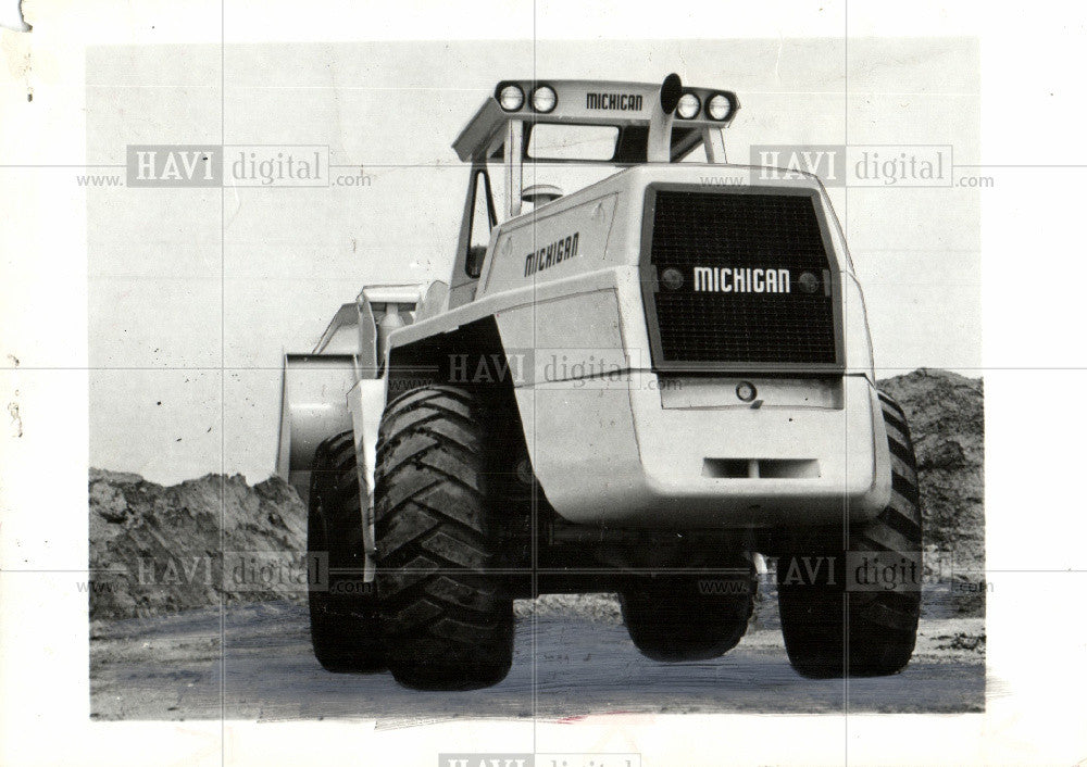 1967 Press Photo Clark Series II tractor shovel - Historic Images