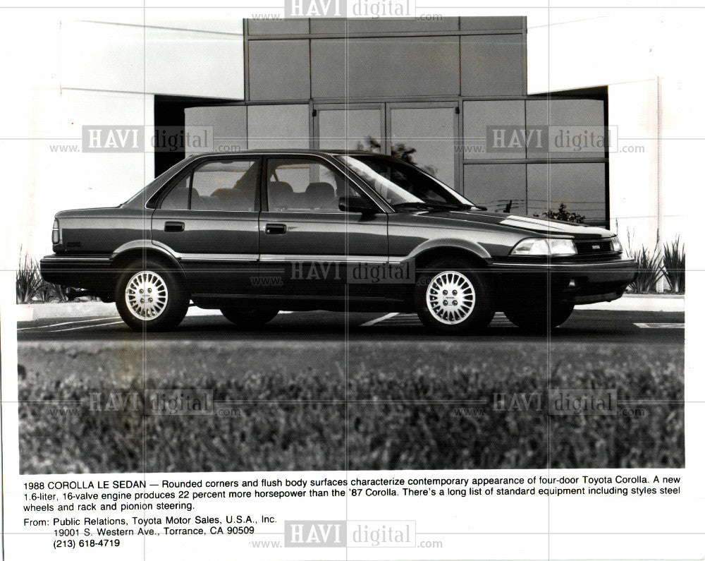 1988 Press Photo 1988 Corolla LE Sedan - Historic Images