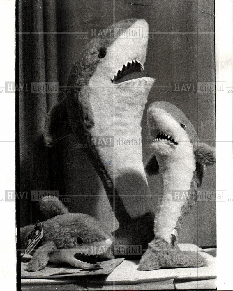 1975 Press Photo stuffed toy bear - Historic Images