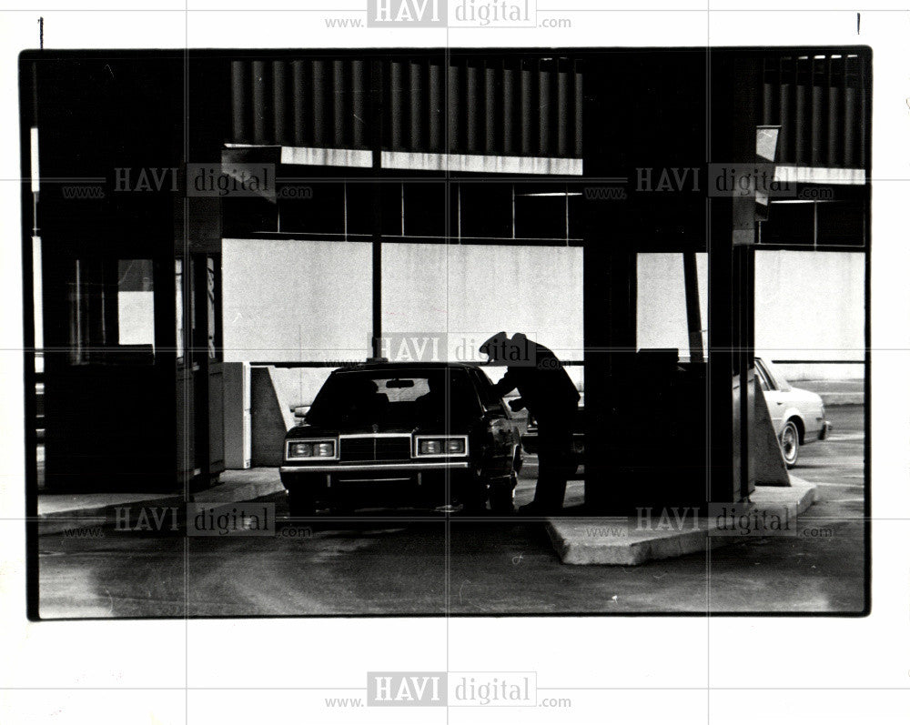 1984 Press Photo border, tunnel, December - Historic Images