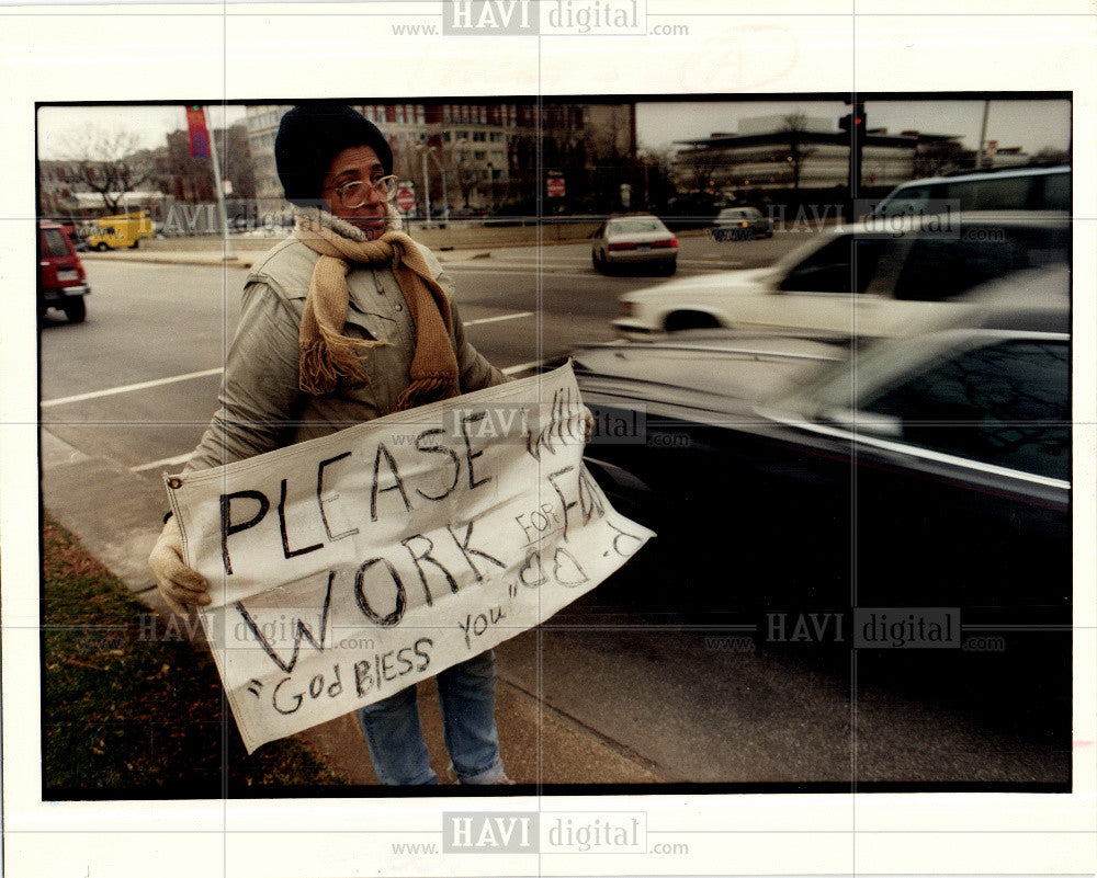 1991 Press Photo Unemployment, will work for food - Historic Images