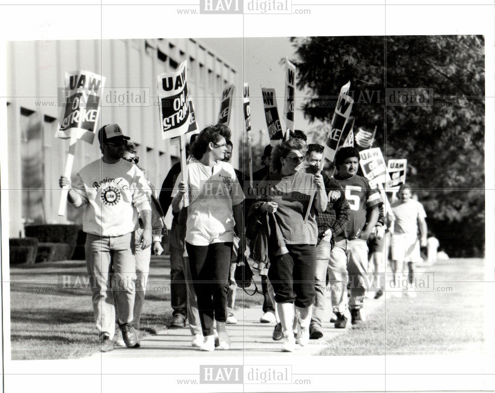 1992 Press Photo UAW Strike Local 602 General Motors - Historic Images