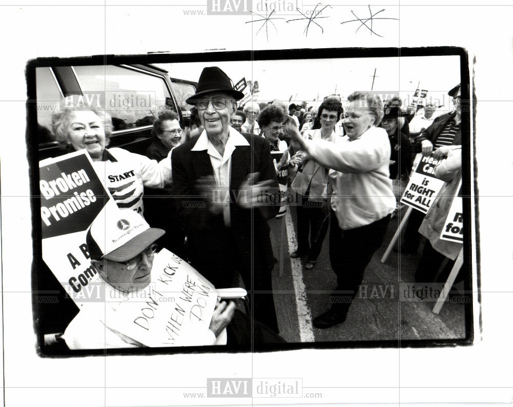 1999 Press Photo UAW protests - Historic Images