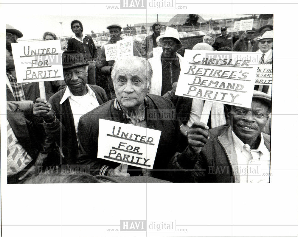 1985 Press Photo UAW-Chrysler contract retirement - Historic Images