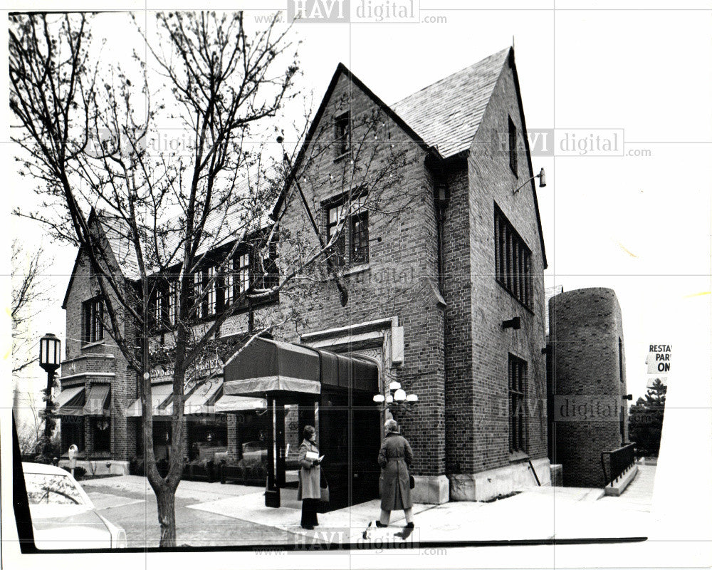 1989 Press Photo 220 Merril building - Historic Images