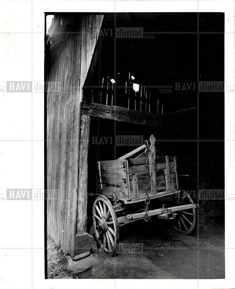 1976 Press Photo Wagons - Historic Images