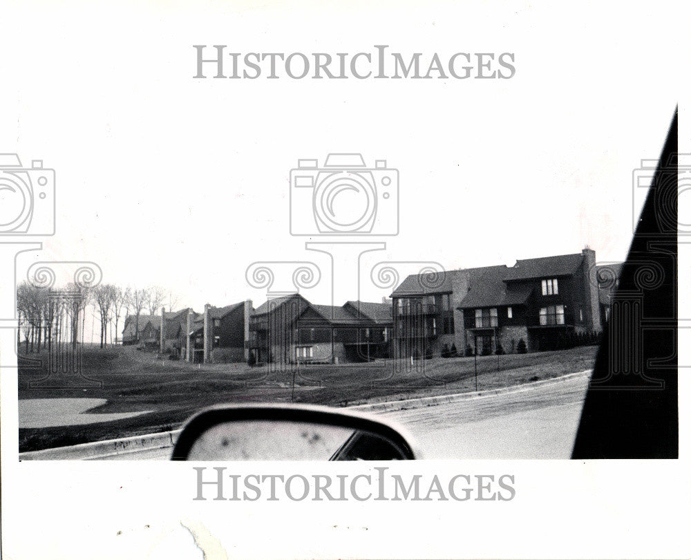 1974 Press Photo Wabeek Oaks condos - Historic Images