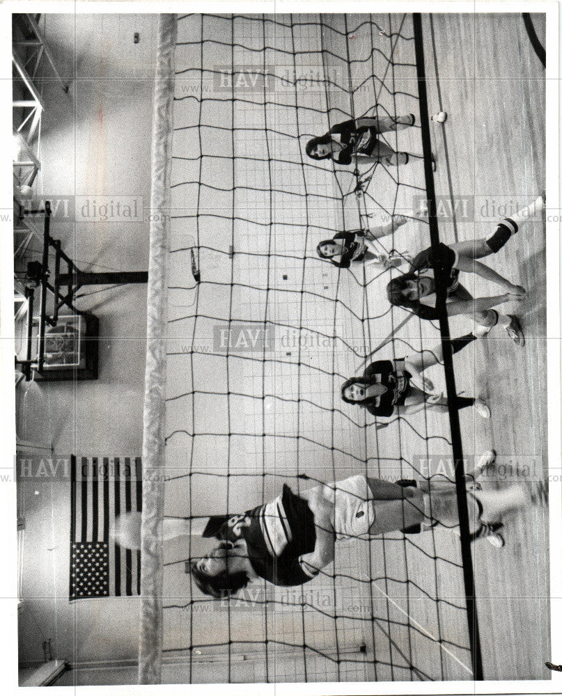 1976 Press Photo Dennis Knoff Bob Marshall girls team - Historic Images