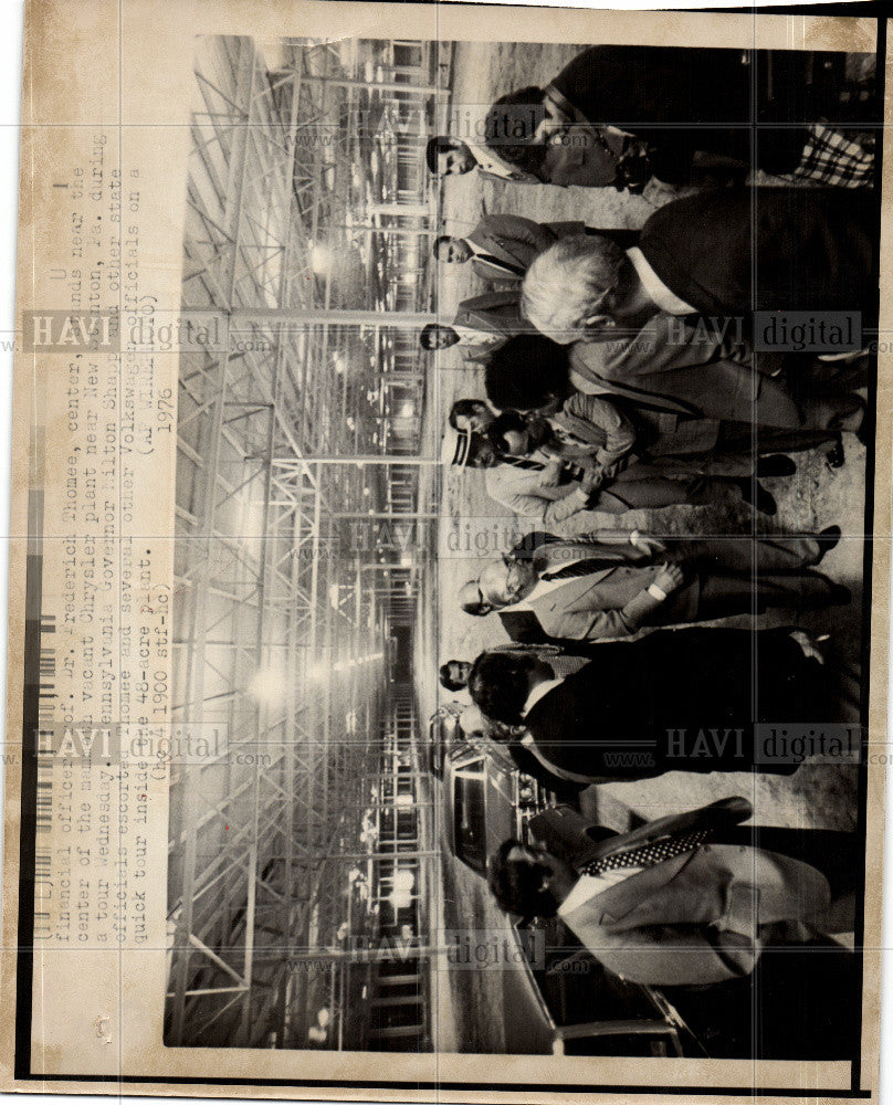 1976 Press Photo Frederich Thomee Milton Shapp Chrysler - Historic Images