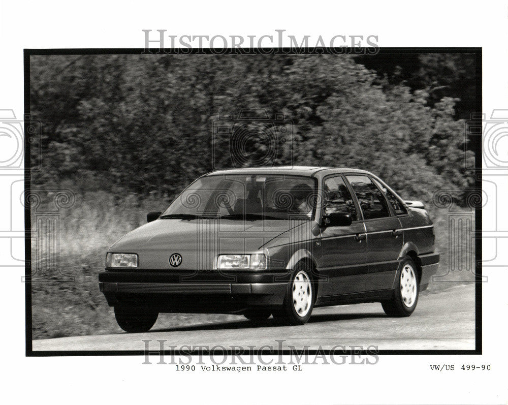 1990 Press Photo 1990 Volkswagen Passat Automobile - Historic Images