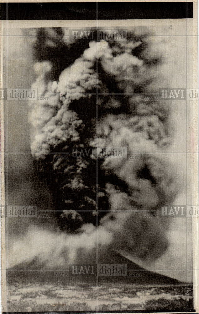 1975 Press Photo Tolbachik volcano complex - Historic Images