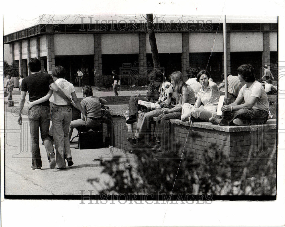 1983 Press Photo Wayne State University Students - Historic Images