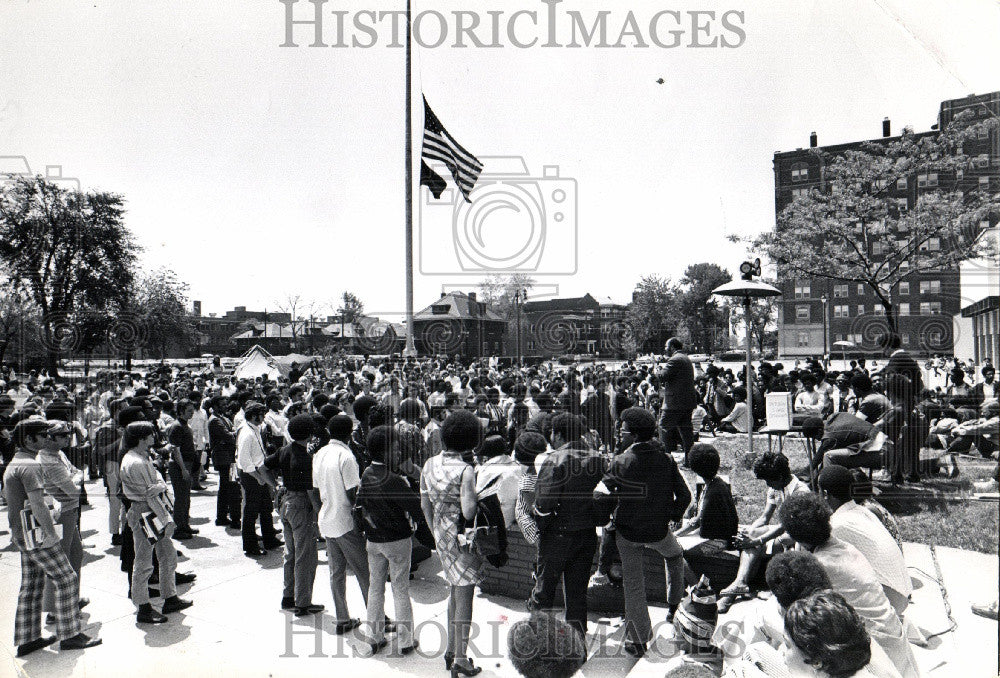 1970 Press Photo Wayne State University Students - Historic Images