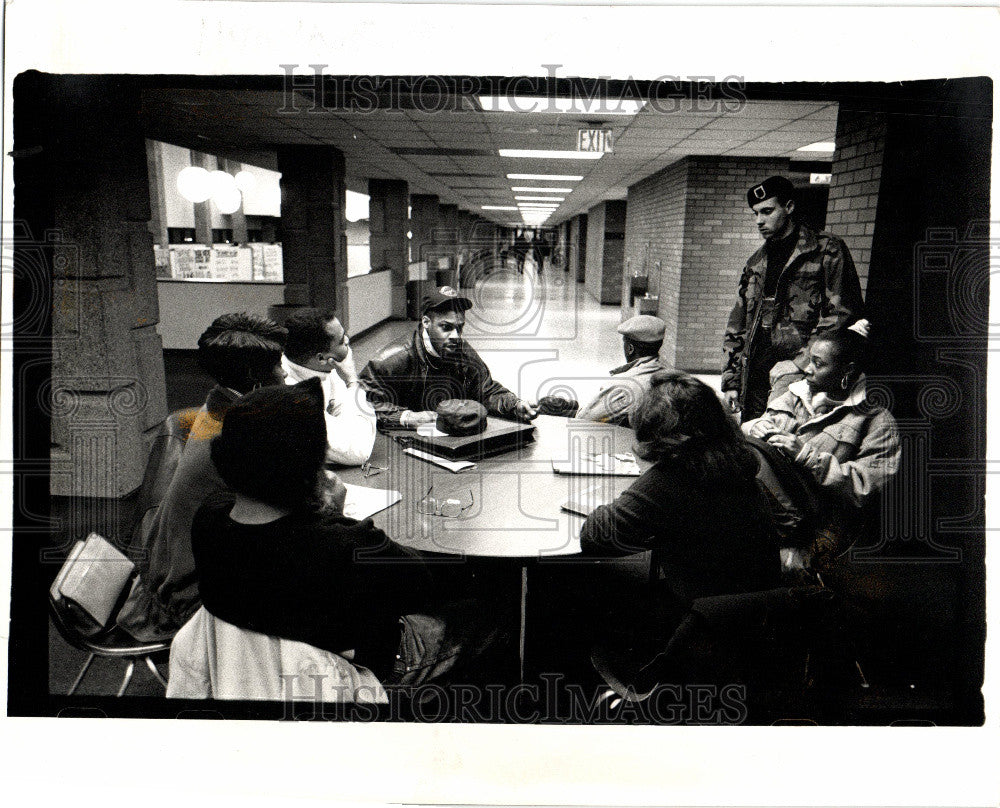 1990 Press Photo Wayne State Univ., Demonstration 1990 - Historic Images