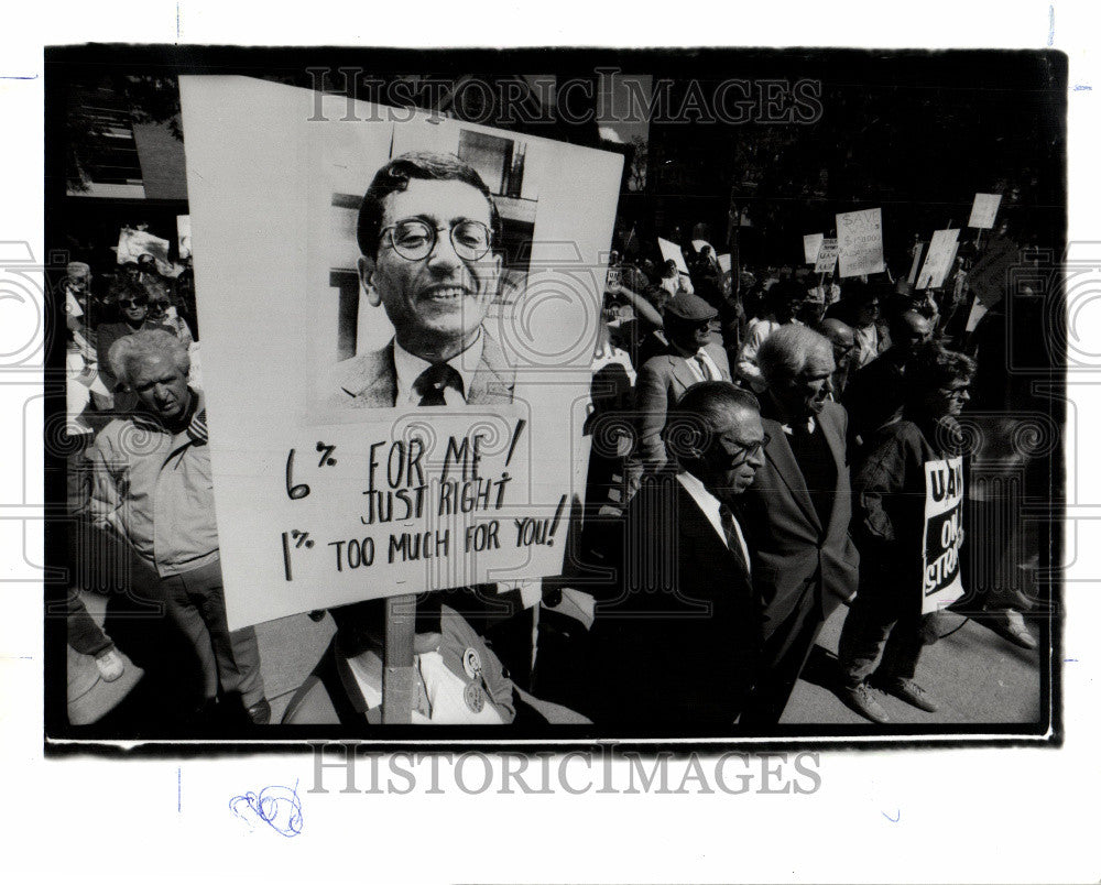 1988 Press Photo WSU employee  for 6 % 1988 - Historic Images