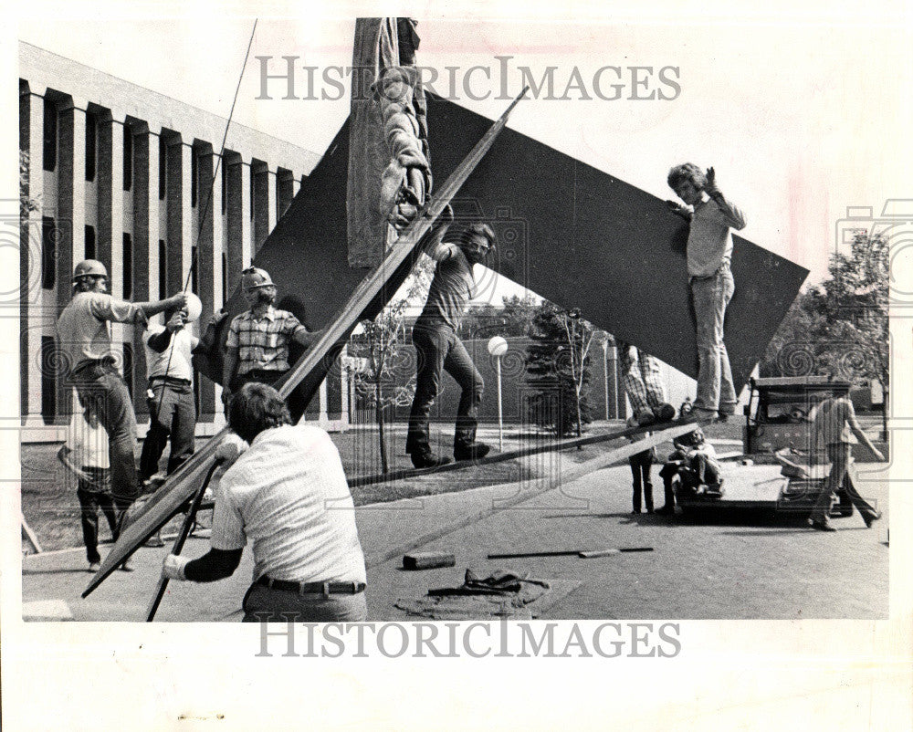 1974 Press Photo Robert Murray Ferry Plaza Wayne State - Historic Images