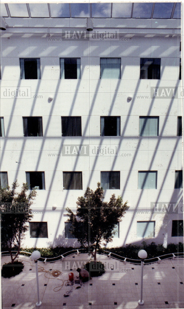 1990 Press Photo WSU Building Atrium Conference Rooms - Historic Images