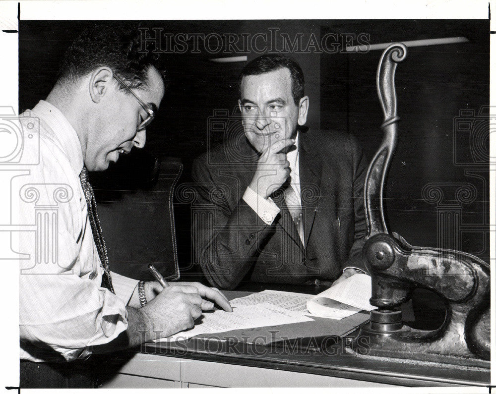 1957 Press Photo Maurice Glasier Herman Shuman attorney - Historic Images