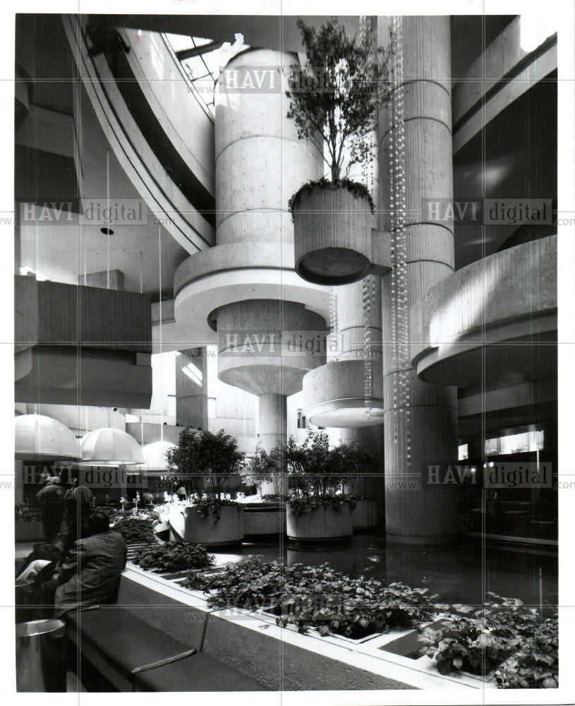 1977 Press Photo Hotel Lobby Plaza - Historic Images